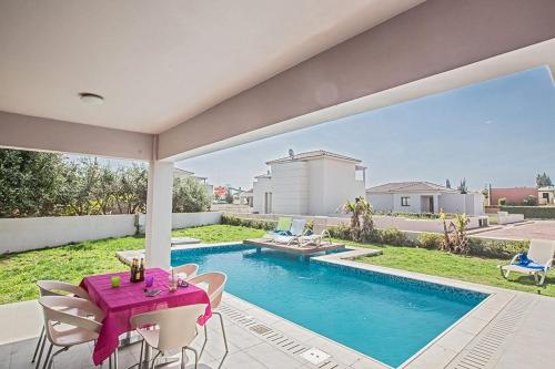 Villa Petreris Enas Stunning 3 Bedroom Central Ayia Napa Villa With Pool