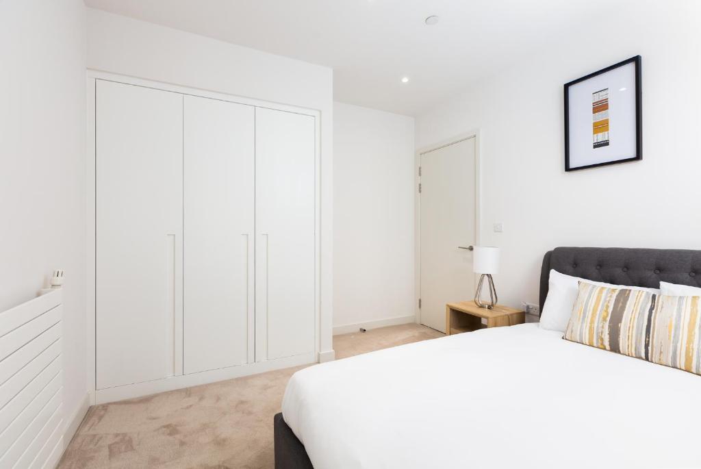 Austin David Apartments Royal Wharf — 4-Star Luxury Hotel in London, United Kingdom