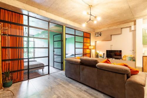 Veli group Apartment near White Bridge