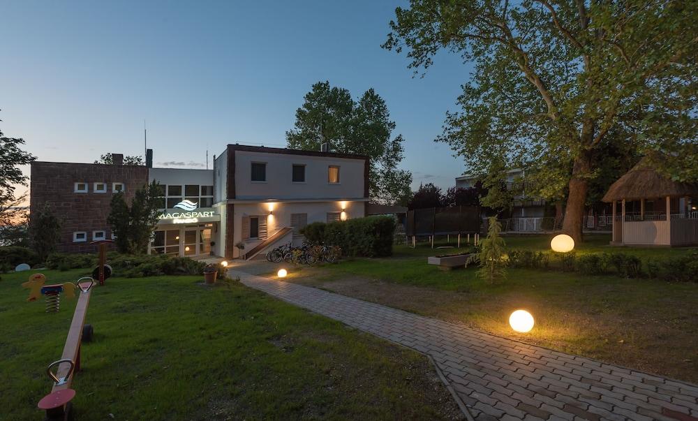 Magaspart Panzió in Balatonfoldvar, Hungary