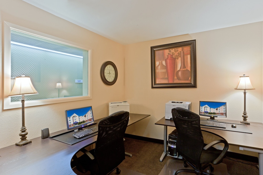 Candlewood Suites Herndon by IHG - photo 35