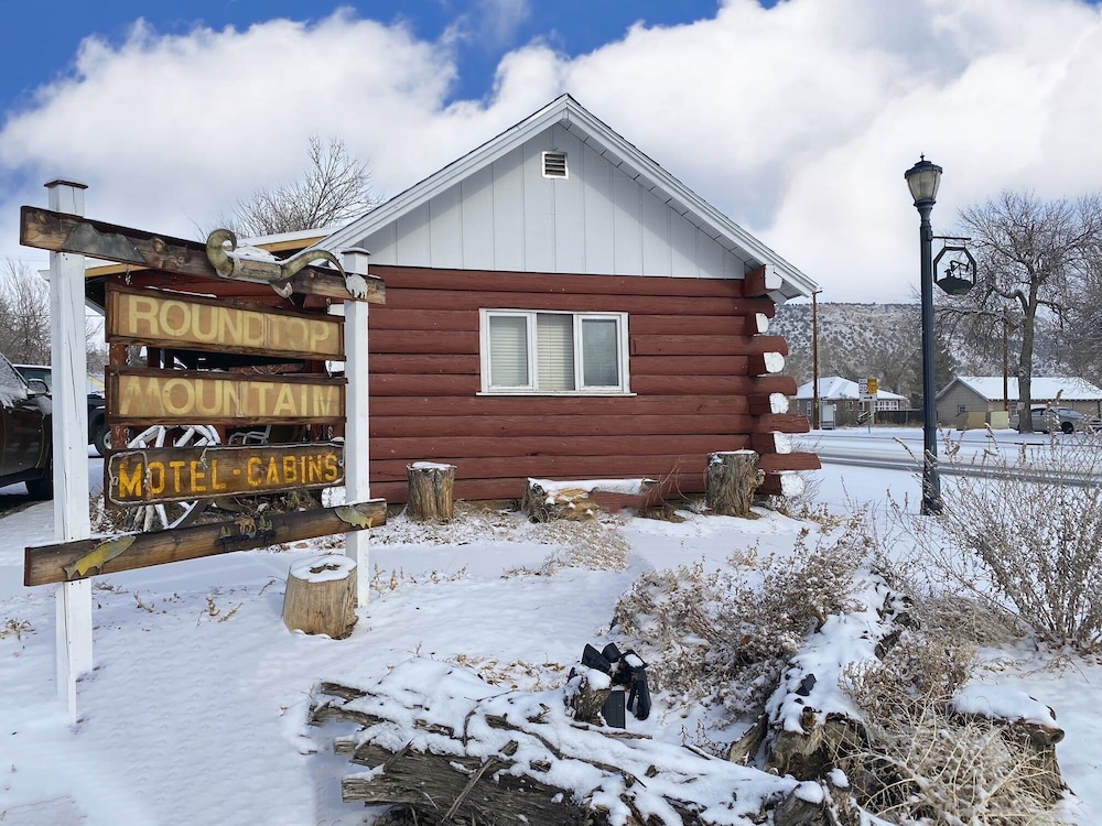 Roundtop Mountain Vista Cabins and Motel - photo 8