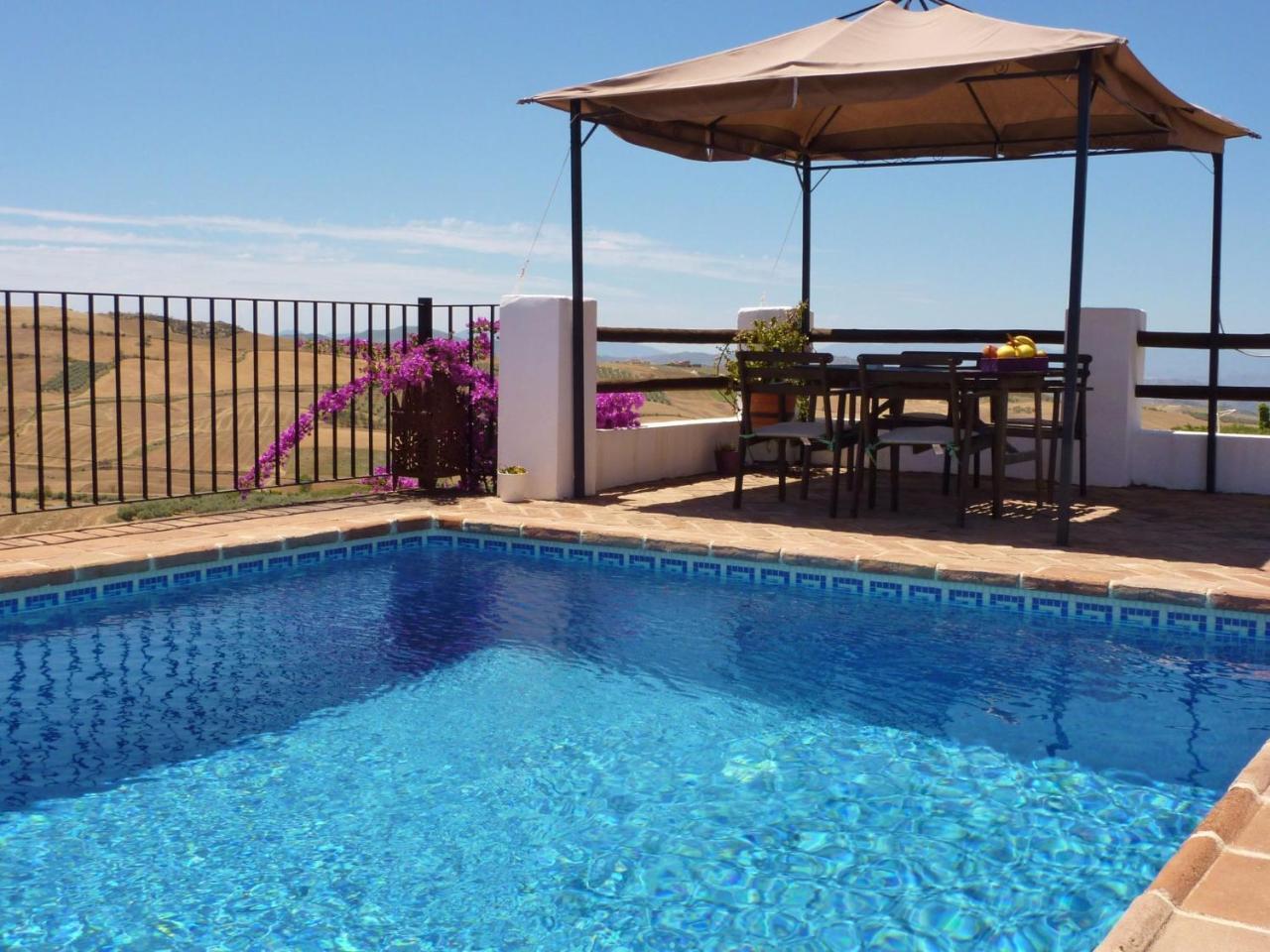 Villa La Morada Antequera La Higuera by Ruralidays — 4-Star Luxury Hotel in Antequera, Spain