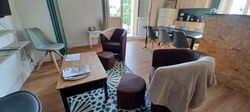 Le Logis de la Place — hotel in Thouars