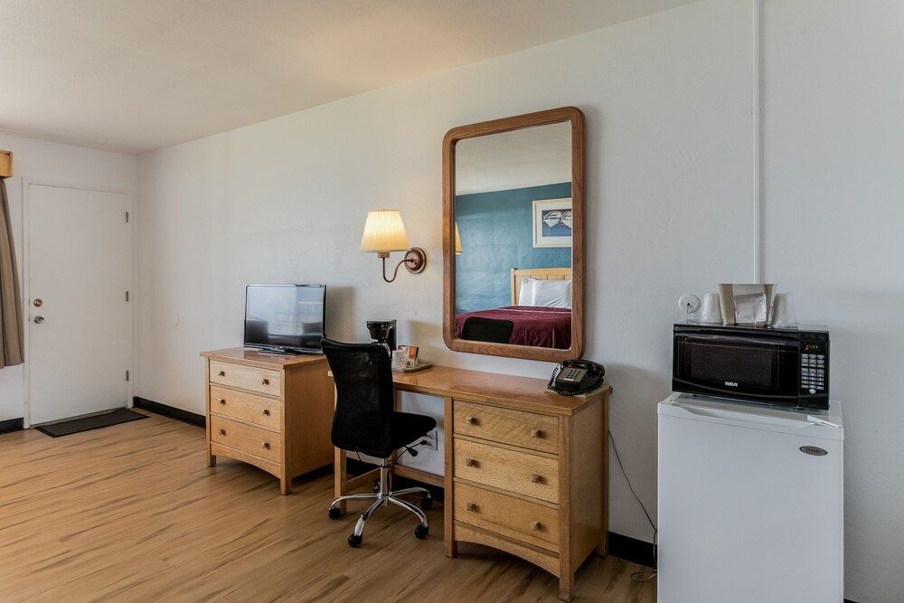 Skylark Shores Resort - photo 32