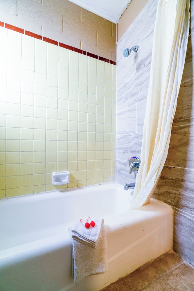 Oyo Hotel Beeville Us 181 - photo 68