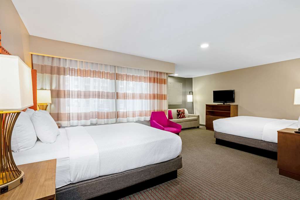 La Quinta Inn & Suites by Wyndham Seattle Federal Way - photo 10