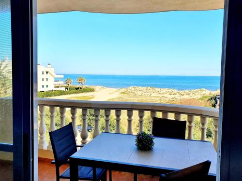 Apartamento con piscina en Oliva Nova — 4-Star Luxury Hotel in Oliva, Spain