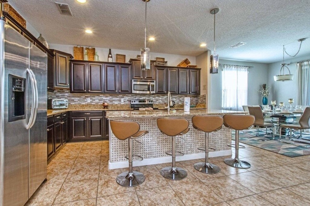 Spacious Family Getaway W Resort 3154pp 5 Bedroom Home by RedAwning - photo 17