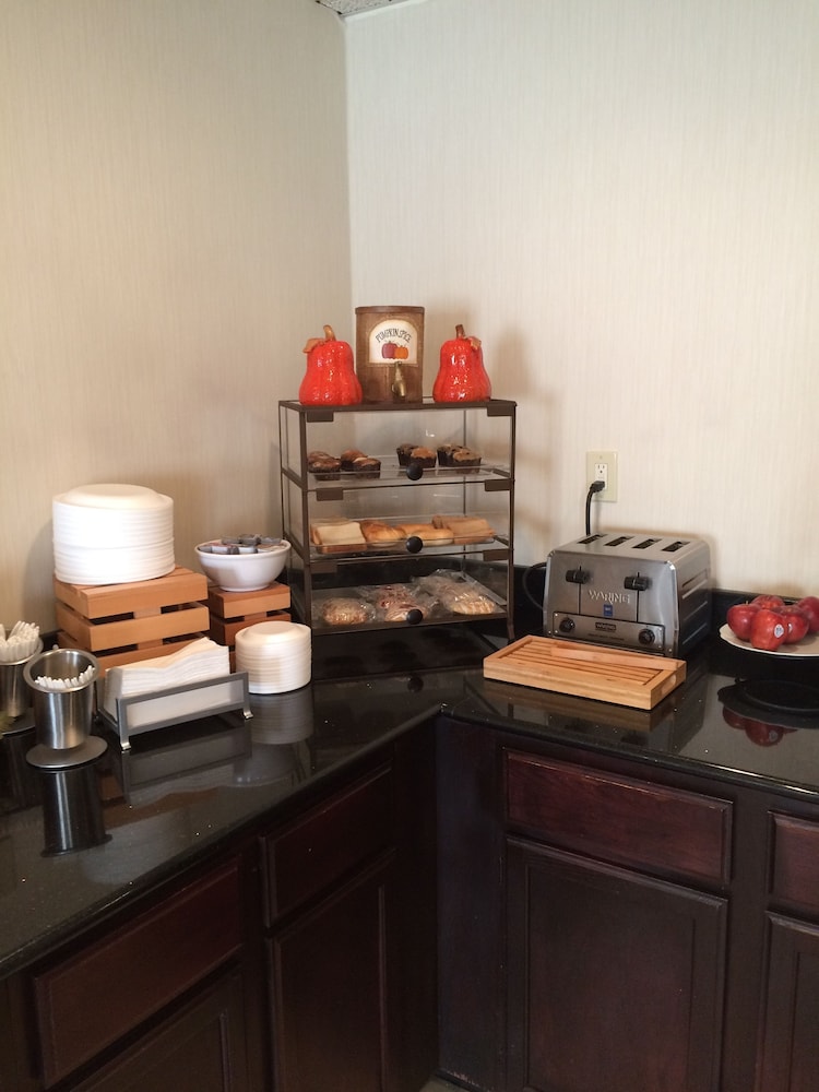 Greenfield Inn & Suites Owensboro KY Airport - photo 35