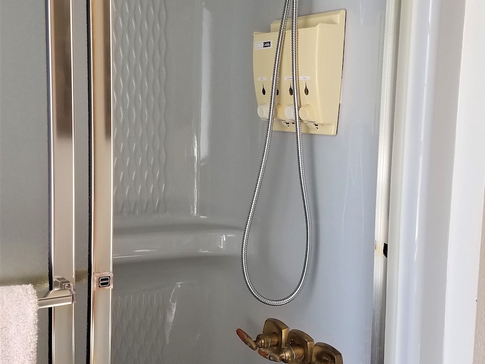 Tavares Inn - photo 10