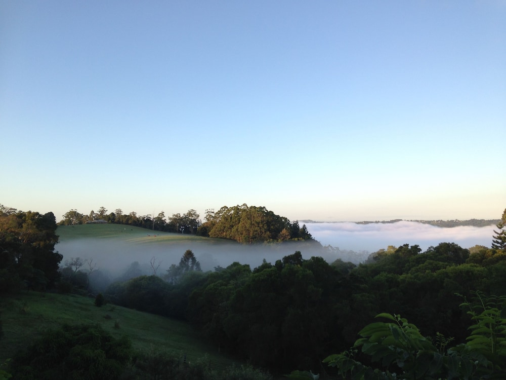 The Spotted Chook — 4-Star Luxury Hotel in Montville, Australia