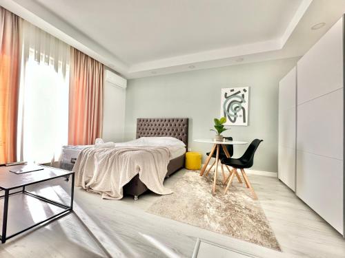 Single Room A503 StayInn by Cosmopolis — 4-Star Luxury Hotel in Stefanestii De Jos, Romania
