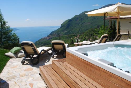 BnB Borgo le Vigne Il Mosto Only Adults — 4-Star Luxury Hotel in Gardola, Italy