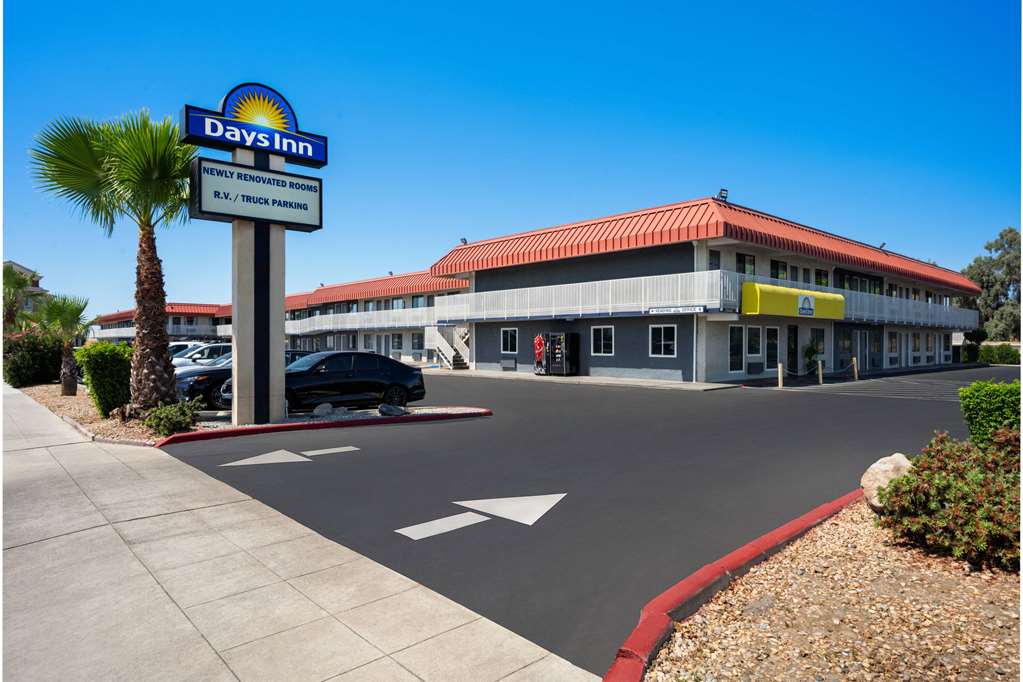 Days Inn by Wyndham Fresno South - photo 4
