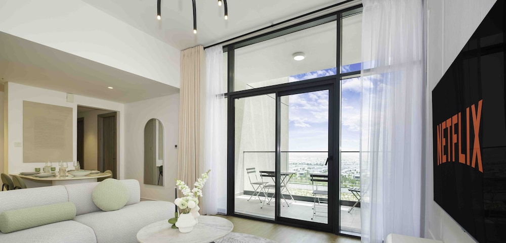 LUX The Dubai Hills Executive Suite — 4-Star Luxury Hotel in Dubai, United Arab Emirates