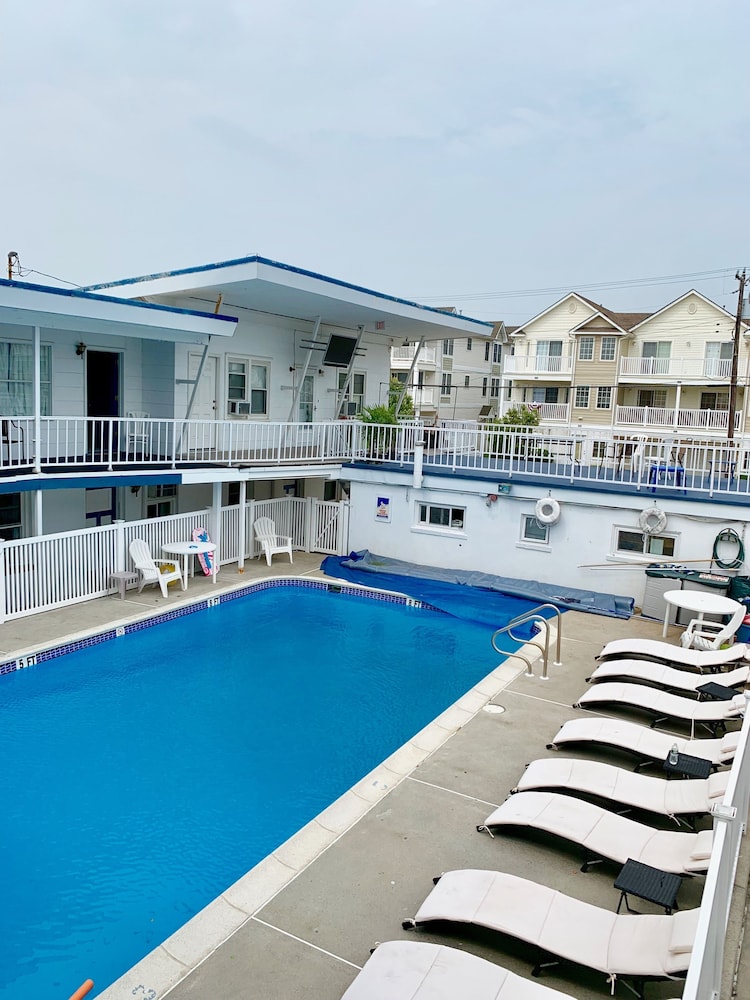 White Caps Motel - photo 36