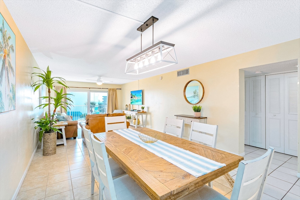 Cocoa Beach Towers by Happy Palm Stays - photo 3