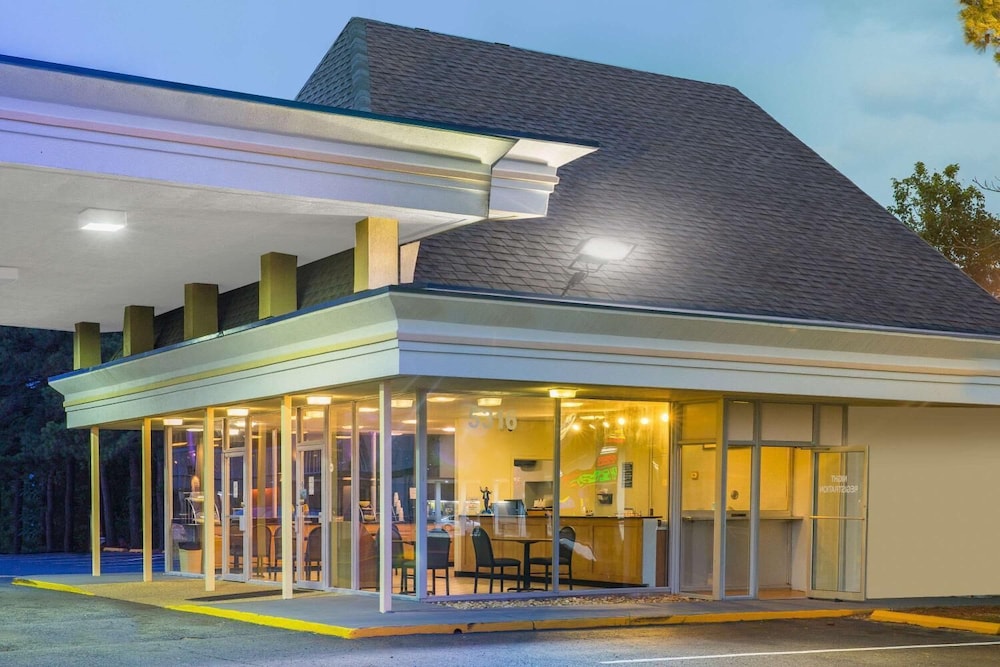 Travelodge Fredericksburg South - photo 21