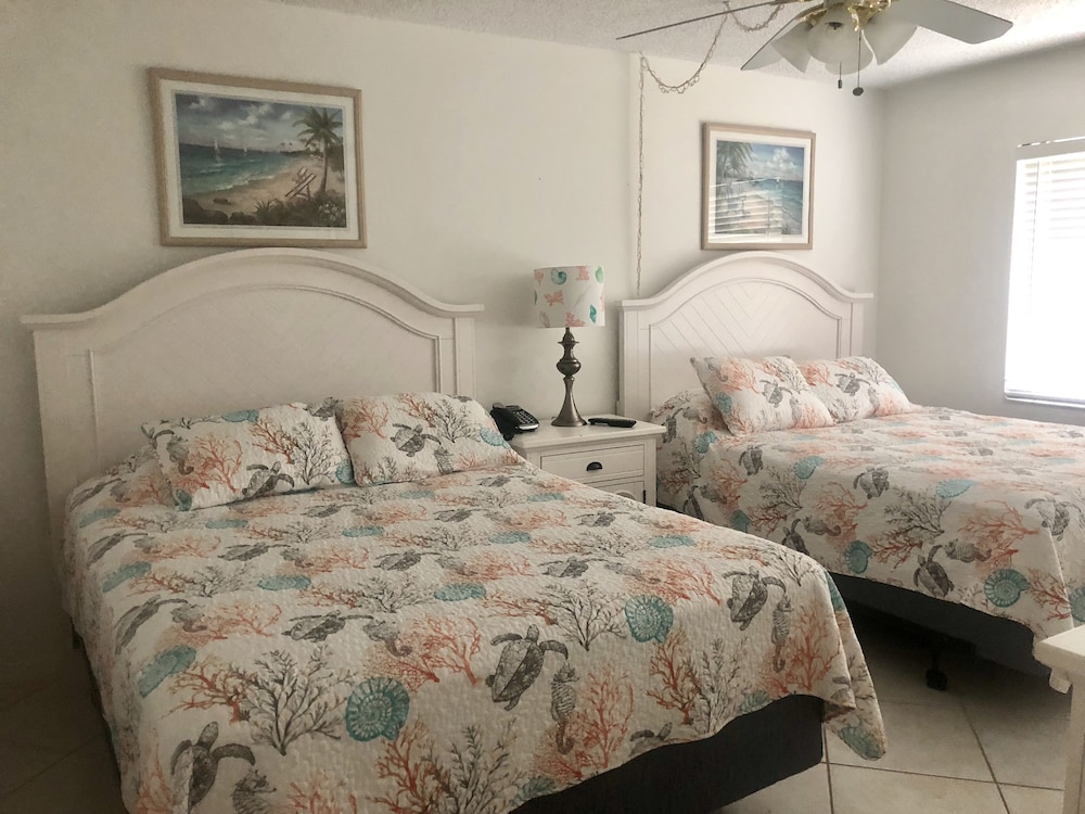 Coconuts Beach Resort - photo 7