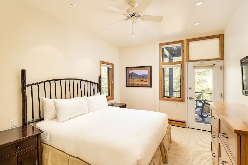 The St. Regis Aspen Resort - photo 4