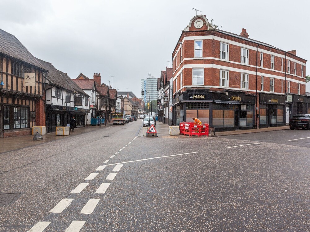 Twin Bed Studio Near Train Station Netflix WiFi in Coventry, United Kingdom