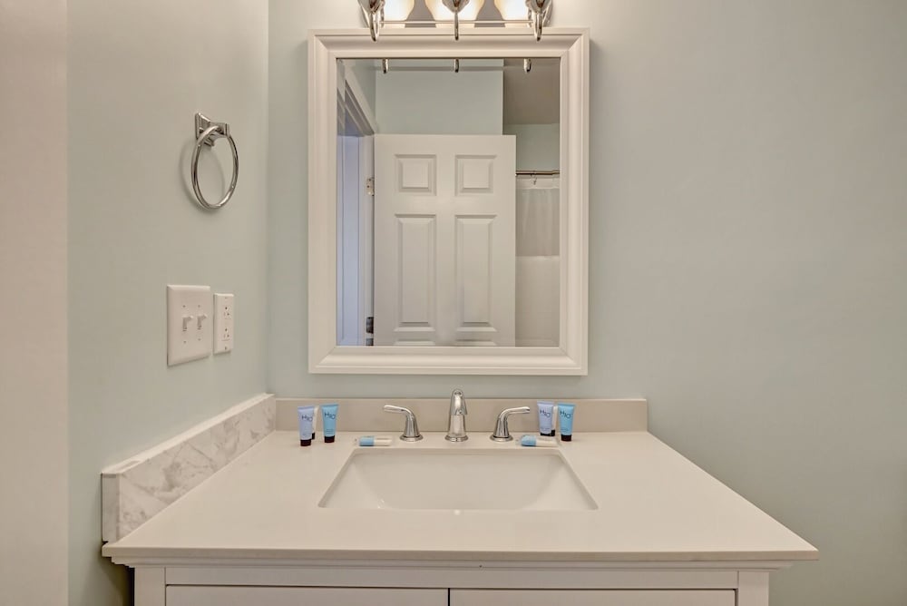 Loggerhead Inn and Suites - photo 74