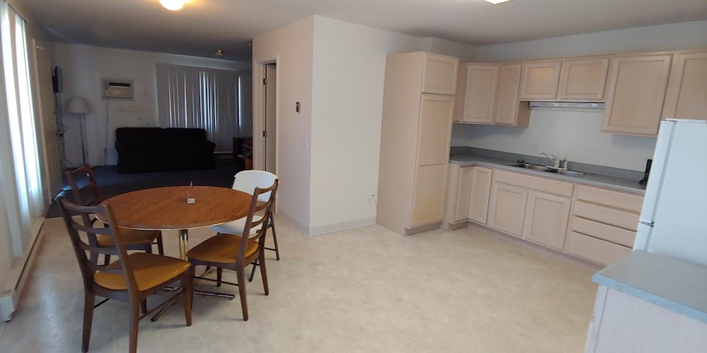 Sunrise Beach Motel - photo 10