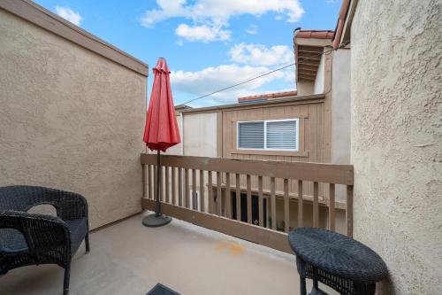 Steps to the Sand and Main Street 4BR - photo 8