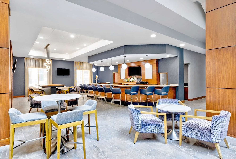 DoubleTree by Hilton Davenport - photo 51