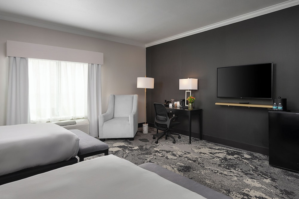 Champions Club and Hotel Houston Westchase - photo 27