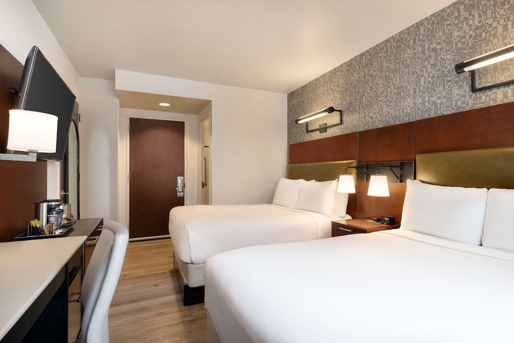 DoubleTree by Hilton New York Downtown - photo 9