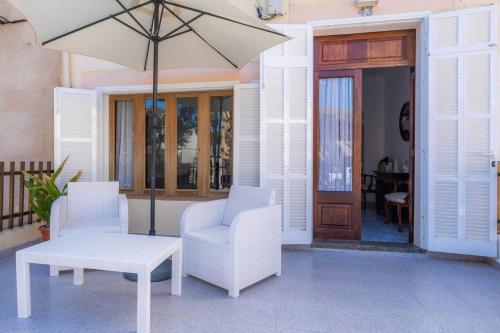 House by the sea in Can Picafort with terrace — 4-Star Luxury Hotel in Can Picafort, Spain
