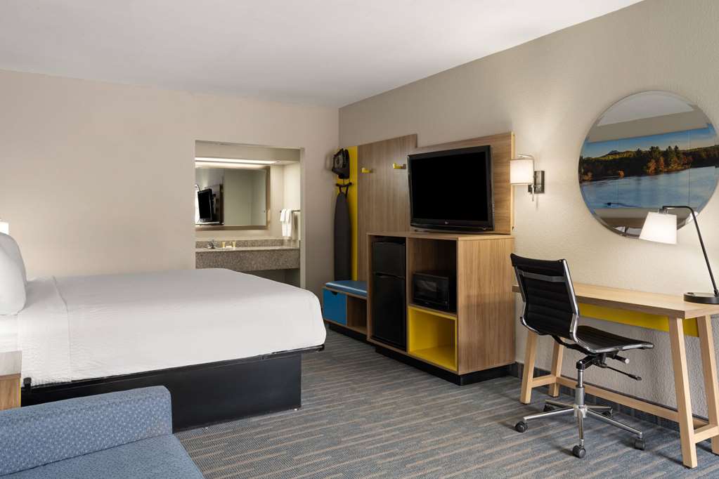 Days Inn by Wyndham Weldon Roanoke Rapids - photo 21