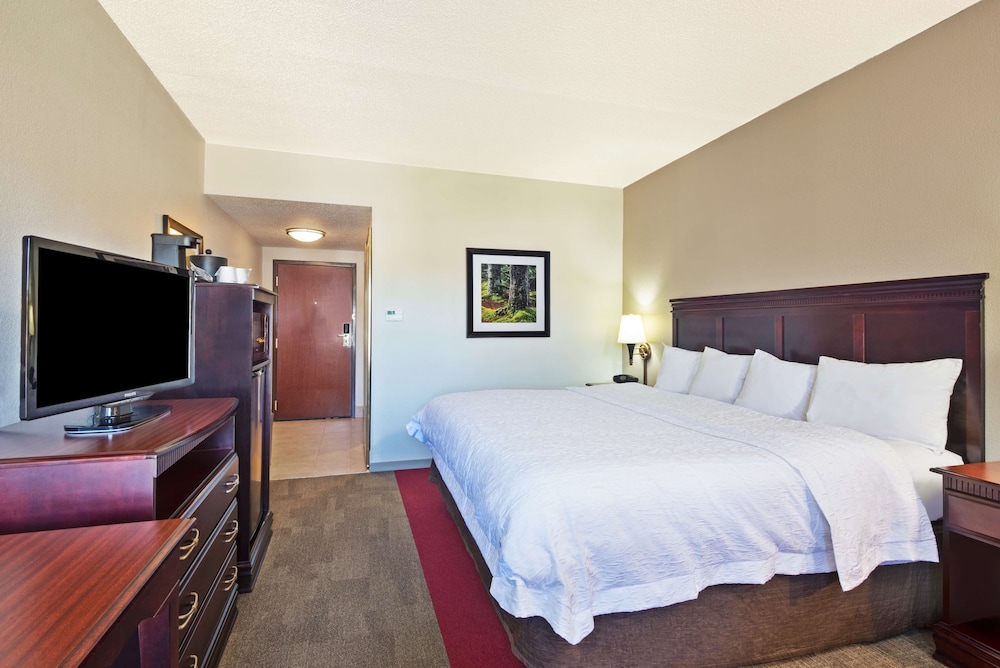 Hampton Inn Huntington Barboursville - photo 14