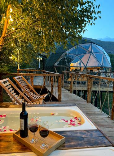 Glamping EmeralD - carbon neutral hotel in Step'antsminda