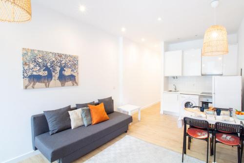 Serafina 1st Floor 2br - last minute hotel in Lisbon