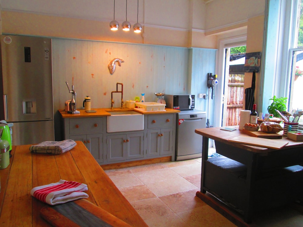 The Old Kitchens — hotel in Totland