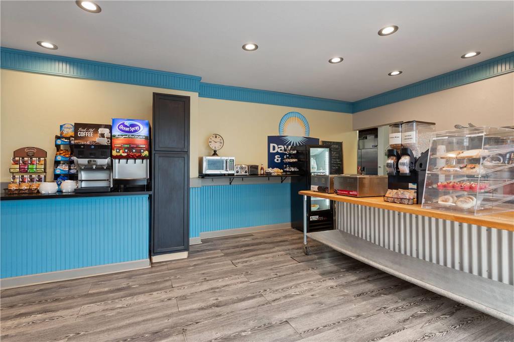 Days Inn and Suites by Wyndham Downtown Missoula University - photo 36