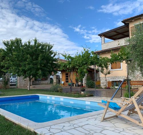 Apartments Leone — 4-Star Luxury Hotel in Brtonigla, Croatia