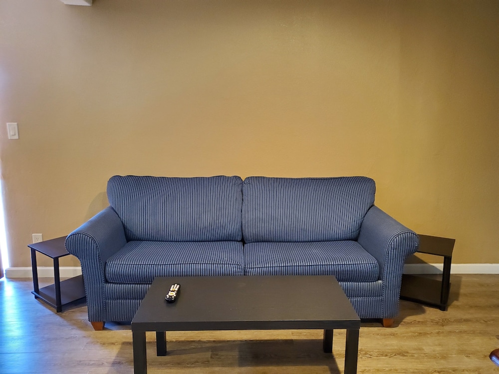 Pinecrest Inn & Suites - photo 20
