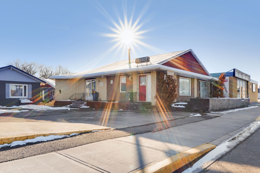 Hotel Bethel Fort MacLeod AB in Fort Macleod, Canada