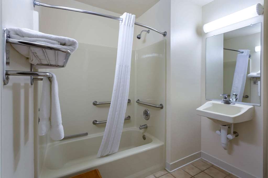 Hawthorn Suites by Wyndham Allentown Fogelsville - photo 19