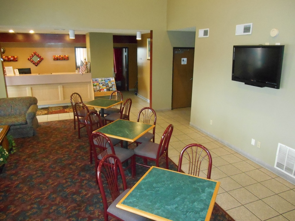 AmeriStay Inn - photo 2