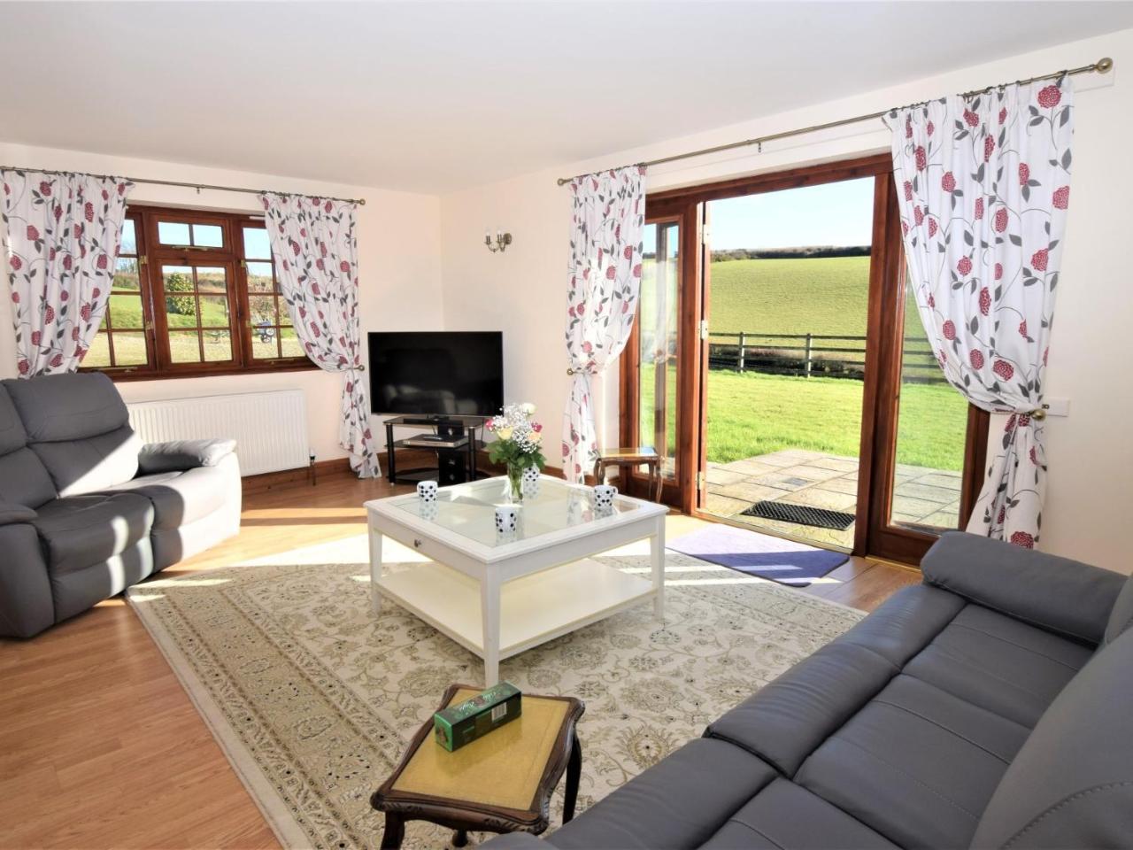 2 Bed In Looe Landc - carbon neutral hotel in Duloe