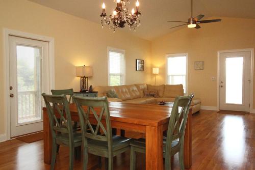 Bonne Mer by Oak Island Accommodations - photo 3