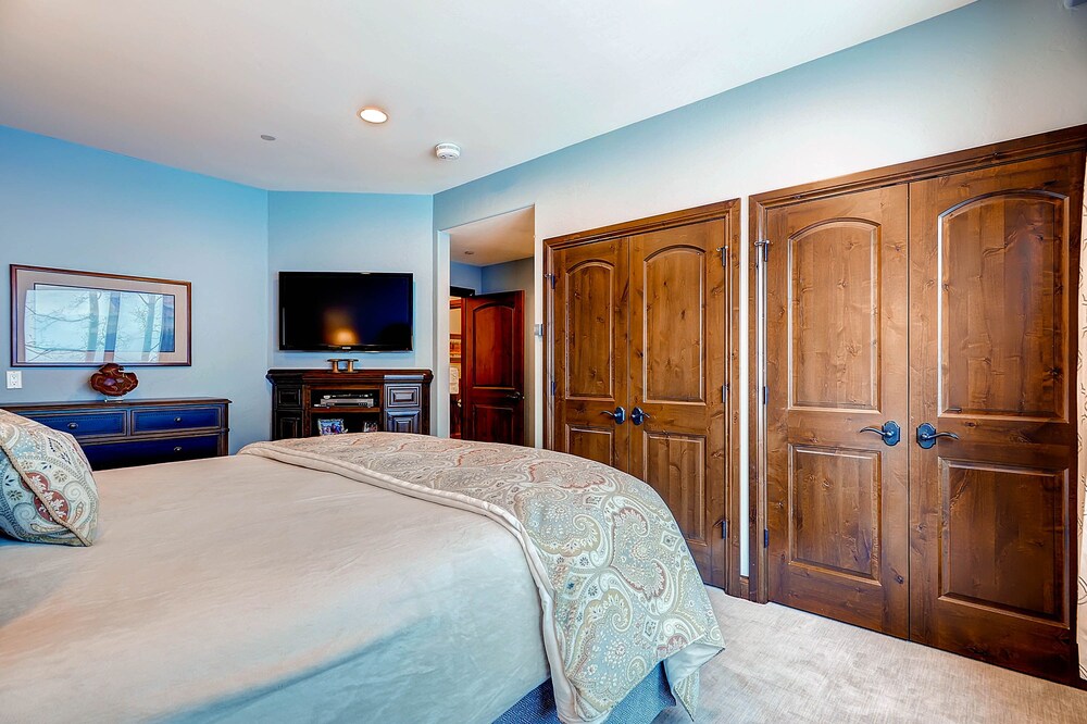 Highlands Slopeside by East West Hospitality - photo 36