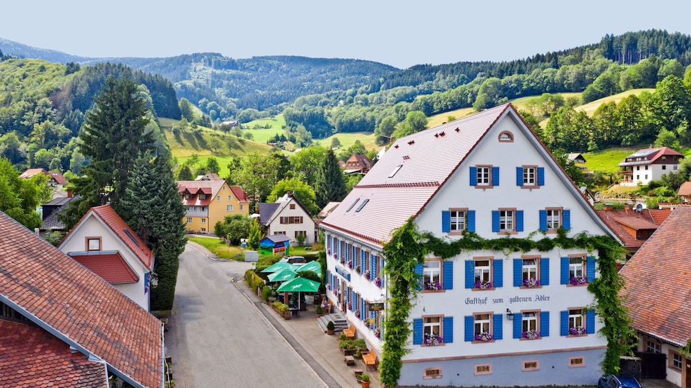 Goldener Adler Oberried Hotel & Appartements — hotel in Oberried