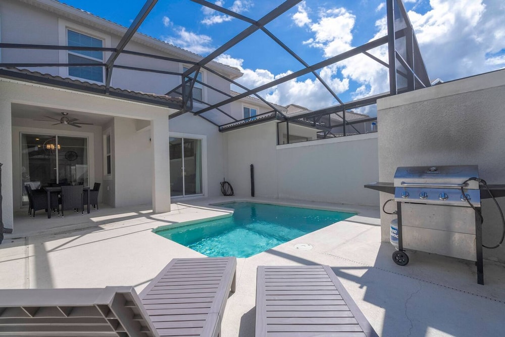 Stunning 4Bd w Pool Storey Lake Resort 4821 - featured photo
