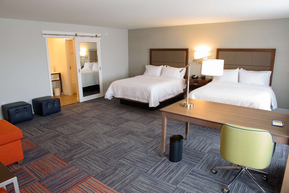 Hampton Inn & Suites Bay City - photo 14